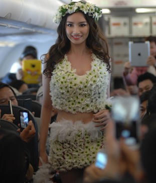 VietJetAir nhận Thương hiệu du lịch văn hóa 2013